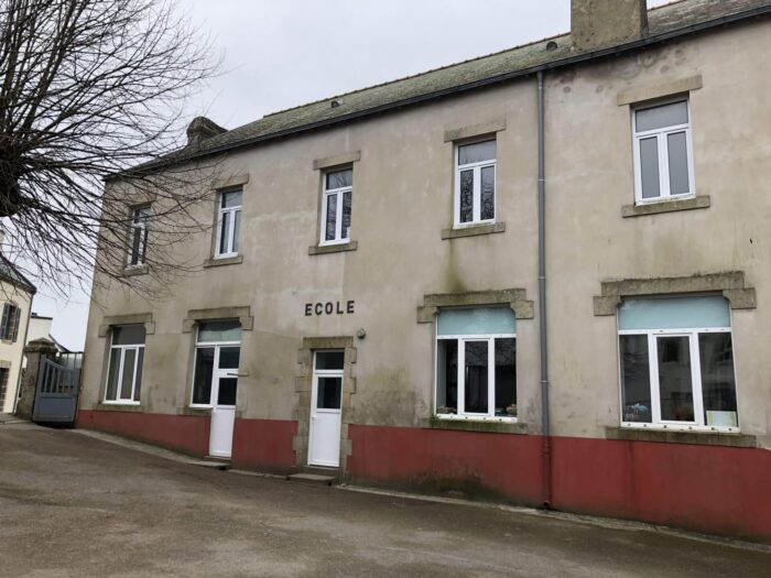 Moderniser et sécuriser la cour pour un cadre plus agréable